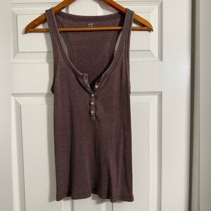 Women's Sleeveless Henley Top